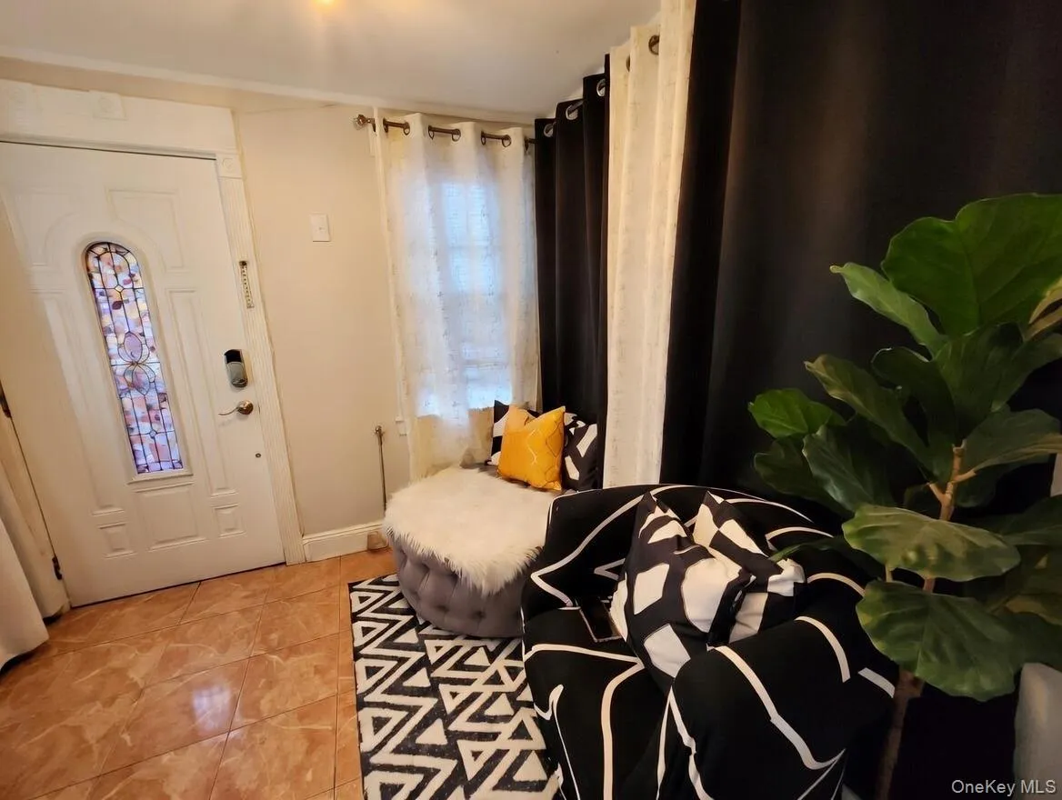 4223 Gunther Avenue, New York, NY, 3 Bedrooms Bedrooms, 13 Rooms Rooms,2 BathroomsBathrooms,Residential,For Rent,Gunther,0,982551 4223 Gunther Avenue, New York, NY, 3 Bedrooms Bedrooms, 13 Rooms Rooms,2 BathroomsBathrooms,Residential,For Rent,Gunther,0,982551