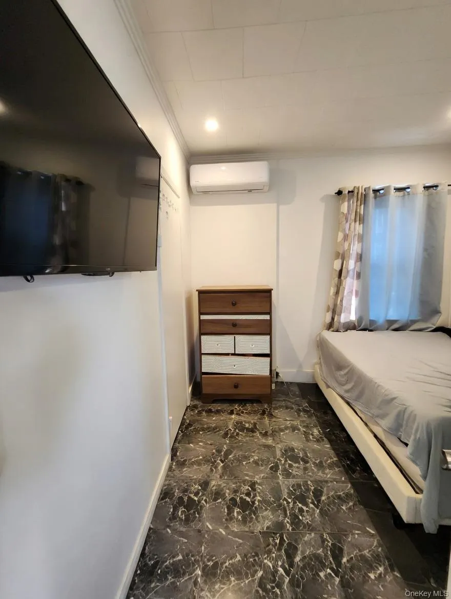 4223 Gunther Avenue, New York, NY, 3 Bedrooms Bedrooms, 13 Rooms Rooms,2 BathroomsBathrooms,Residential,For Rent,Gunther,0,982551 4223 Gunther Avenue, New York, NY, 3 Bedrooms Bedrooms, 13 Rooms Rooms,2 BathroomsBathrooms,Residential,For Rent,Gunther,0,982551