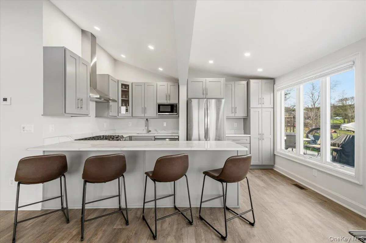 73 Tiana Road, Southampton, NY, 2 Bedrooms Bedrooms, 4 Rooms Rooms,1 BathroomBathrooms,Residential Lease,For Rent,Tiana,0,982558 73 Tiana Road, Southampton, NY, 2 Bedrooms Bedrooms, 4 Rooms Rooms,1 BathroomBathrooms,Residential Lease,For Rent,Tiana,0,982558