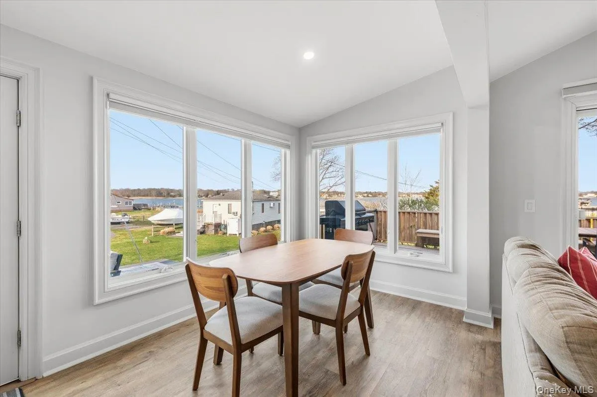 73 Tiana Road, Southampton, NY, 2 Bedrooms Bedrooms, 4 Rooms Rooms,1 BathroomBathrooms,Residential Lease,For Rent,Tiana,0,982558 73 Tiana Road, Southampton, NY, 2 Bedrooms Bedrooms, 4 Rooms Rooms,1 BathroomBathrooms,Residential Lease,For Rent,Tiana,0,982558