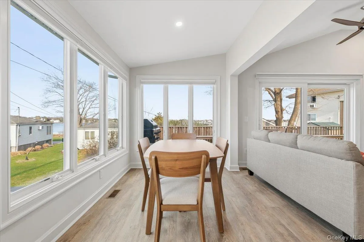 73 Tiana Road, Southampton, NY, 2 Bedrooms Bedrooms, 4 Rooms Rooms,1 BathroomBathrooms,Residential Lease,For Rent,Tiana,0,982558 73 Tiana Road, Southampton, NY, 2 Bedrooms Bedrooms, 4 Rooms Rooms,1 BathroomBathrooms,Residential Lease,For Rent,Tiana,0,982558