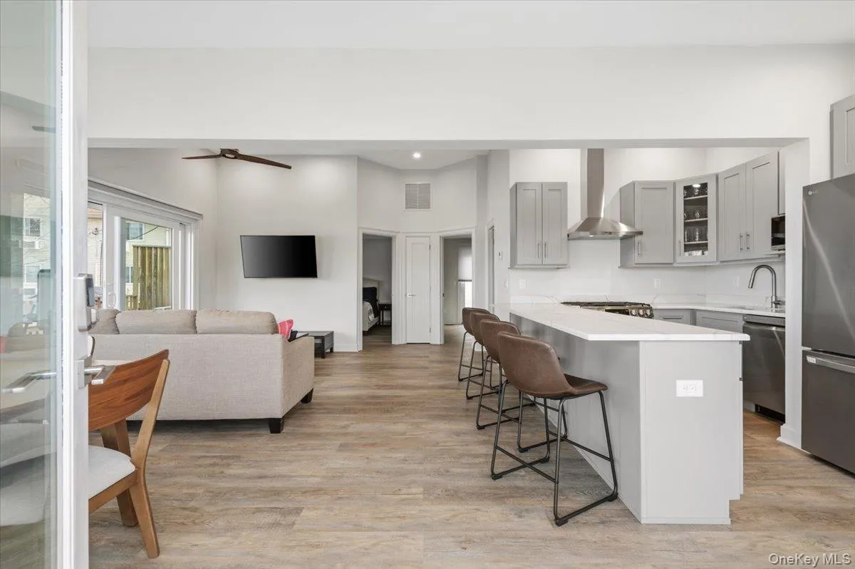 73 Tiana Road, Southampton, NY, 2 Bedrooms Bedrooms, 4 Rooms Rooms,1 BathroomBathrooms,Residential Lease,For Rent,Tiana,0,982558 73 Tiana Road, Southampton, NY, 2 Bedrooms Bedrooms, 4 Rooms Rooms,1 BathroomBathrooms,Residential Lease,For Rent,Tiana,0,982558