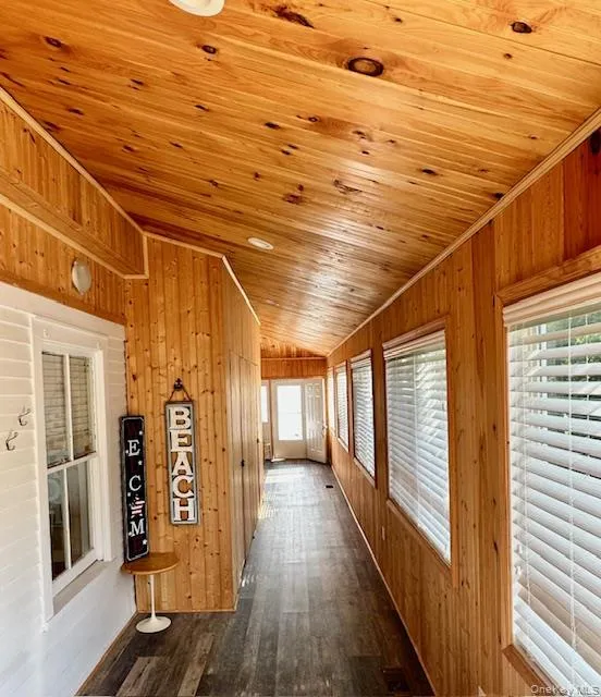 2898 Edgemere Drive, Rochester, NY, 3 Bedrooms Bedrooms, 11 Rooms Rooms,2 BathroomsBathrooms,Residential Lease,For Rent,Edgemere,0,982561 2898 Edgemere Drive, Rochester, NY, 3 Bedrooms Bedrooms, 11 Rooms Rooms,2 BathroomsBathrooms,Residential Lease,For Rent,Edgemere,0,982561