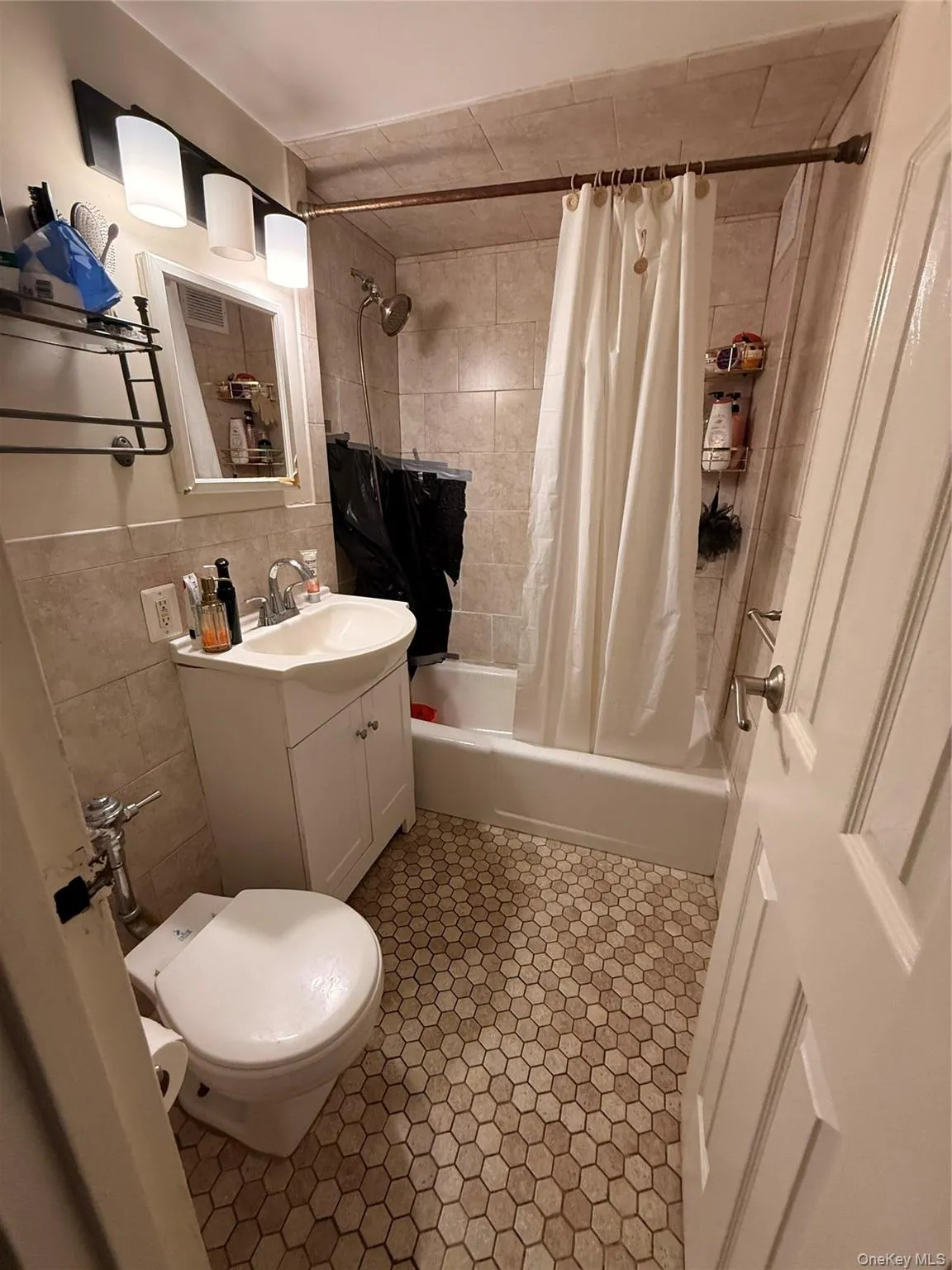 510 Midland Avenue, Yonkers, NY, 1 Bedroom Bedrooms, 4 Rooms Rooms,1 BathroomBathrooms,Residential,For Rent,Midland,0,982563 510 Midland Avenue, Yonkers, NY, 1 Bedroom Bedrooms, 4 Rooms Rooms,1 BathroomBathrooms,Residential,For Rent,Midland,0,982563