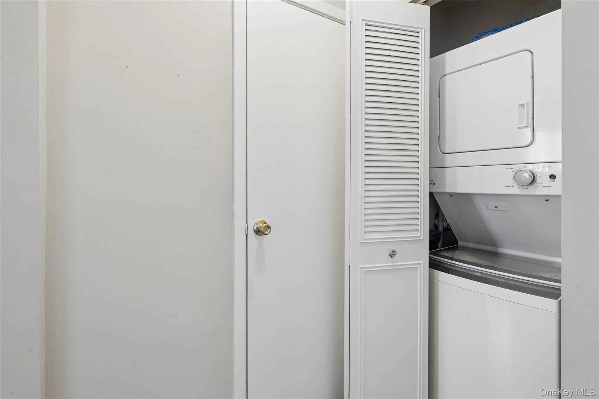 100 Cambridge Drive, Babylon, NY, 2 Bedrooms Bedrooms, 5 Rooms Rooms,2 BathroomsBathrooms,Residential,For Rent,Cambridge,0,982565 100 Cambridge Drive, Babylon, NY, 2 Bedrooms Bedrooms, 5 Rooms Rooms,2 BathroomsBathrooms,Residential,For Rent,Cambridge,0,982565