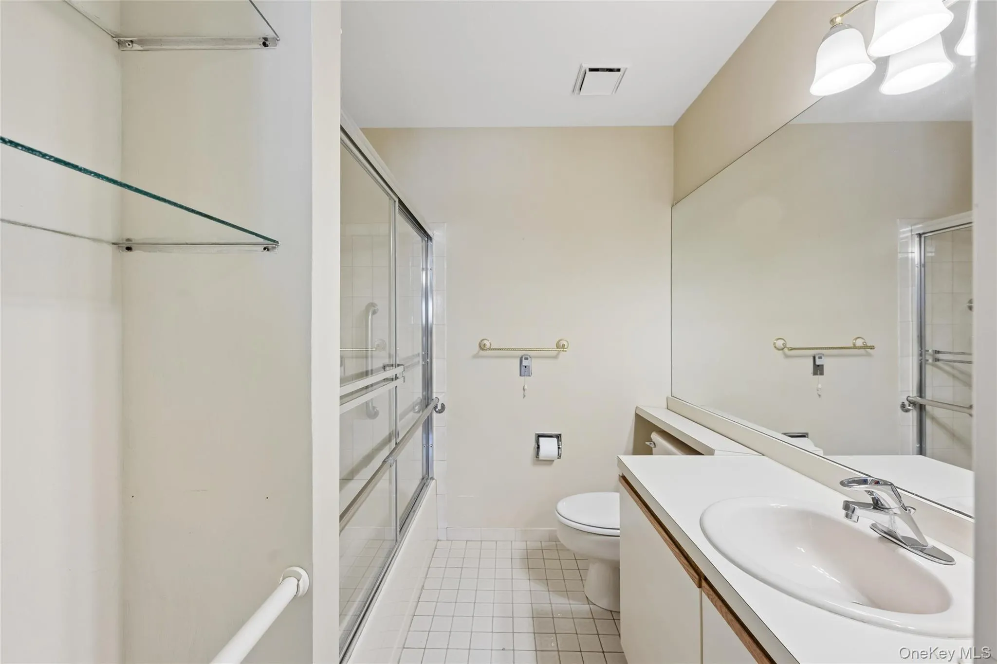 100 Cambridge Drive, Babylon, NY, 2 Bedrooms Bedrooms, 5 Rooms Rooms,2 BathroomsBathrooms,Residential,For Rent,Cambridge,0,982565 100 Cambridge Drive, Babylon, NY, 2 Bedrooms Bedrooms, 5 Rooms Rooms,2 BathroomsBathrooms,Residential,For Rent,Cambridge,0,982565