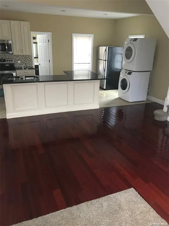 175 Richmond Boulevard, Islip, NY, 2 Bedrooms Bedrooms, 5 Rooms Rooms,2 BathroomsBathrooms,Residential Lease,For Rent,Richmond,0,982609 175 Richmond Boulevard, Islip, NY, 2 Bedrooms Bedrooms, 5 Rooms Rooms,2 BathroomsBathrooms,Residential Lease,For Rent,Richmond,0,982609
