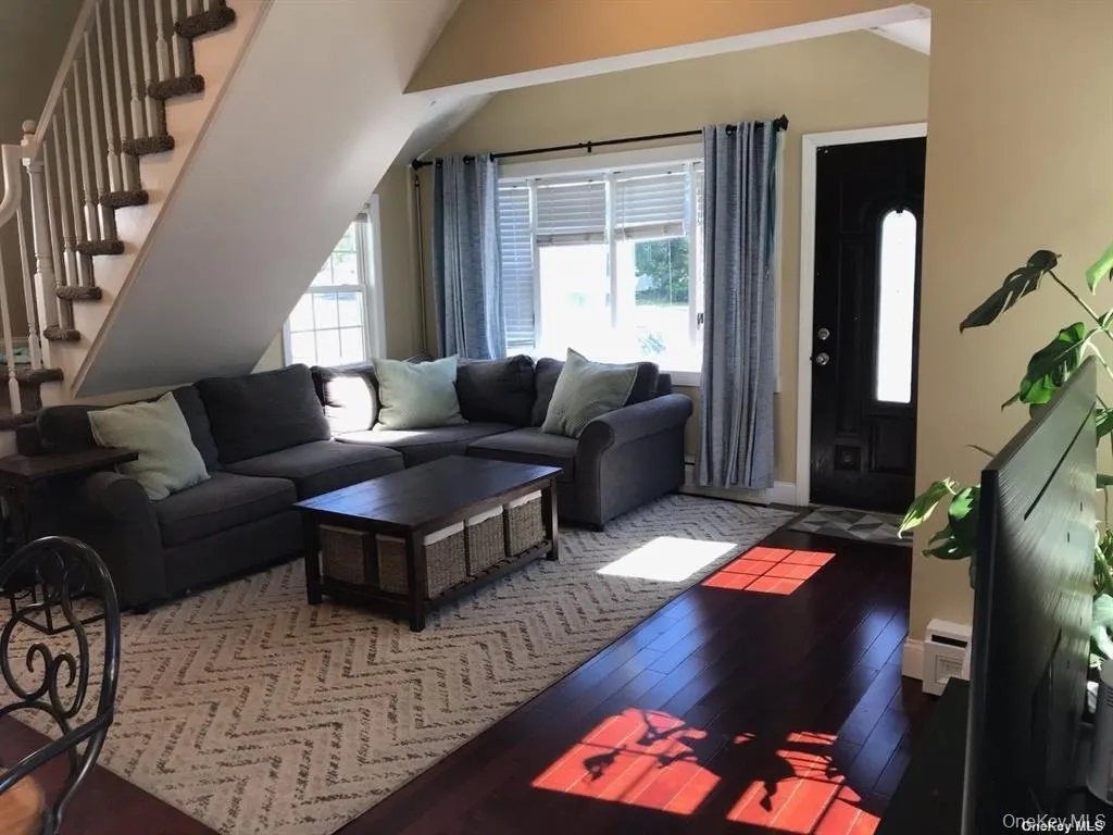 175 Richmond Boulevard, Islip, NY, 2 Bedrooms Bedrooms, 5 Rooms Rooms,2 BathroomsBathrooms,Residential Lease,For Rent,Richmond,0,982609 175 Richmond Boulevard, Islip, NY, 2 Bedrooms Bedrooms, 5 Rooms Rooms,2 BathroomsBathrooms,Residential Lease,For Rent,Richmond,0,982609