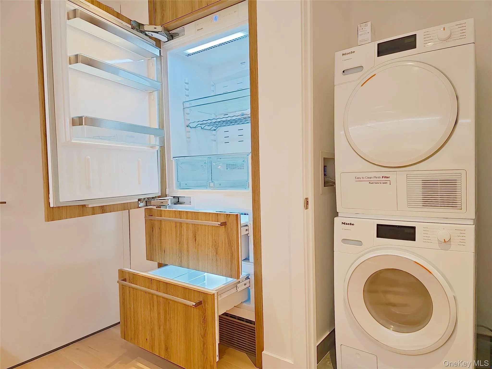 136-18 Maple Avenue, New York, NY, 2 Bedrooms Bedrooms, 6 Rooms Rooms,2 BathroomsBathrooms,Residential Lease,For Rent,Maple,0,982610 136-18 Maple Avenue, New York, NY, 2 Bedrooms Bedrooms, 6 Rooms Rooms,2 BathroomsBathrooms,Residential Lease,For Rent,Maple,0,982610