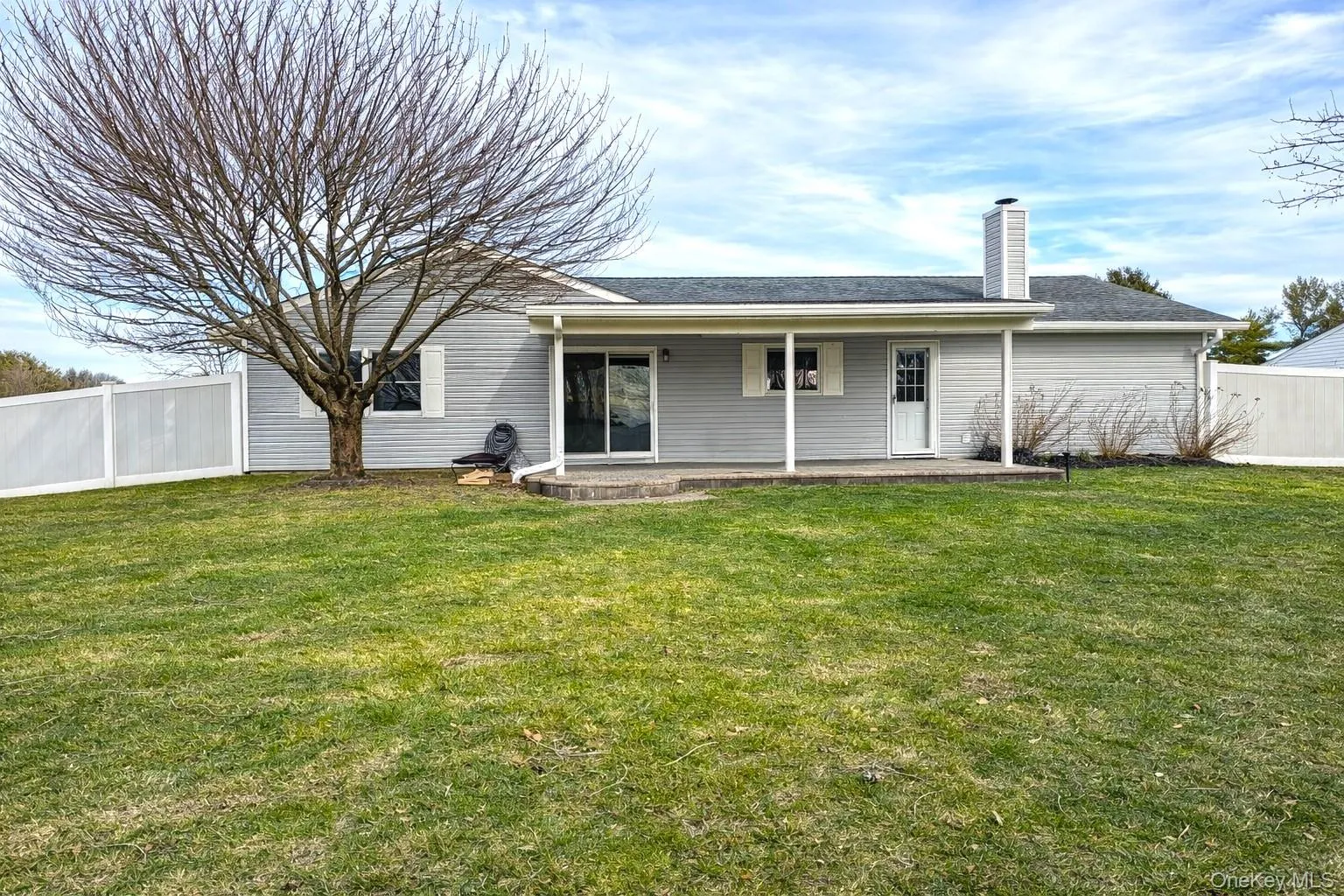 18 Strathmore Village Drive, Brookhaven, NY, 3 Bedrooms Bedrooms, 8 Rooms Rooms,2 BathroomsBathrooms,Residential Lease,For Rent,Strathmore Village,0,982630 18 Strathmore Village Drive, Brookhaven, NY, 3 Bedrooms Bedrooms, 8 Rooms Rooms,2 BathroomsBathrooms,Residential Lease,For Rent,Strathmore Village,0,982630