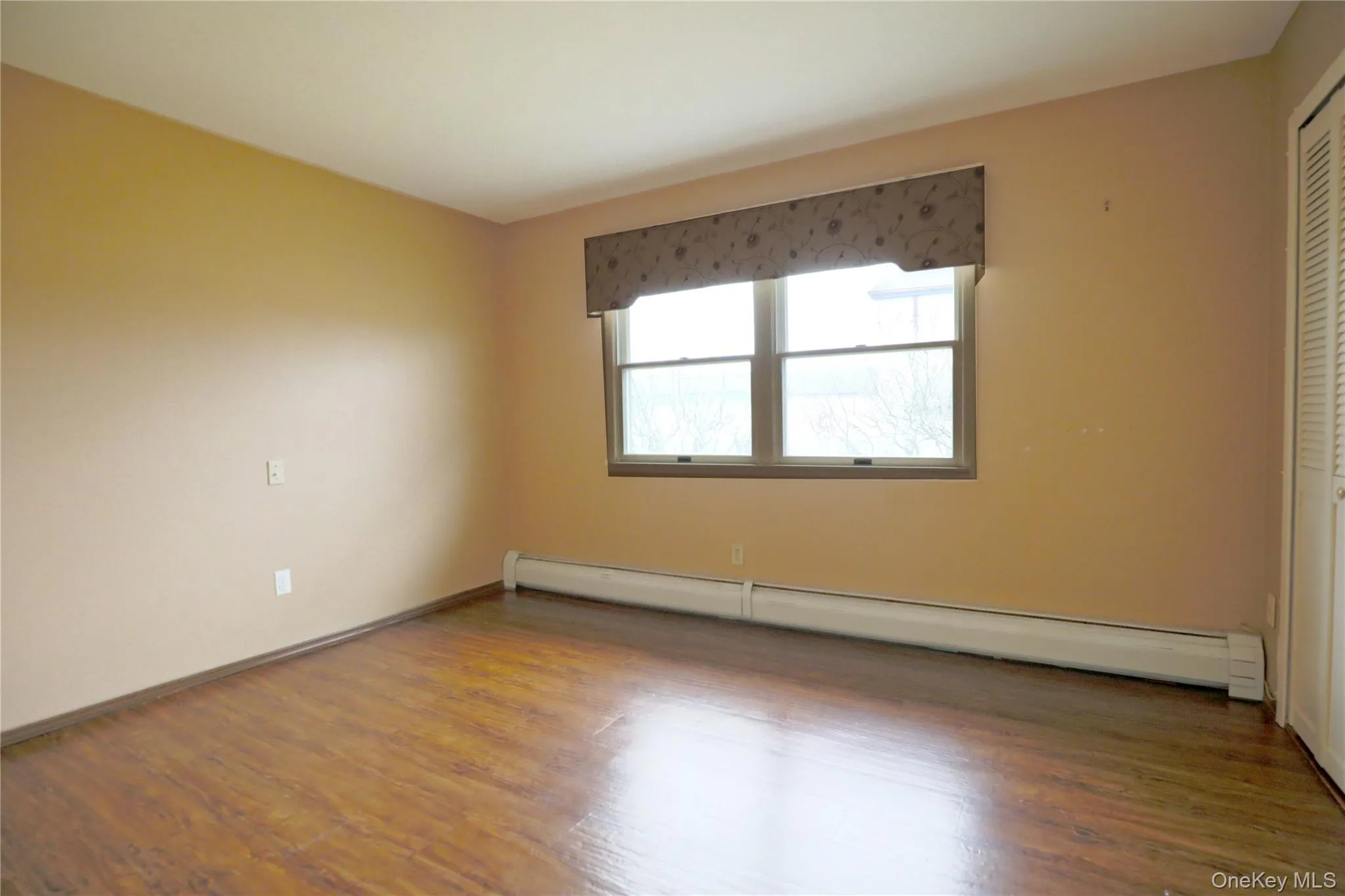 18 Strathmore Village Drive, Brookhaven, NY, 3 Bedrooms Bedrooms, 8 Rooms Rooms,2 BathroomsBathrooms,Residential Lease,For Rent,Strathmore Village,0,982630 18 Strathmore Village Drive, Brookhaven, NY, 3 Bedrooms Bedrooms, 8 Rooms Rooms,2 BathroomsBathrooms,Residential Lease,For Rent,Strathmore Village,0,982630