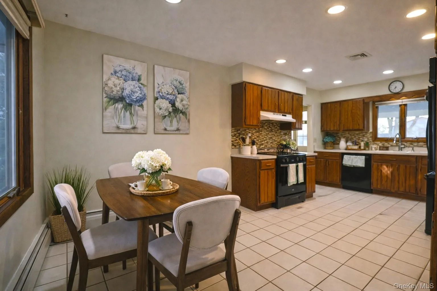 18 Strathmore Village Drive, Brookhaven, NY, 3 Bedrooms Bedrooms, 8 Rooms Rooms,2 BathroomsBathrooms,Residential Lease,For Rent,Strathmore Village,0,982630 18 Strathmore Village Drive, Brookhaven, NY, 3 Bedrooms Bedrooms, 8 Rooms Rooms,2 BathroomsBathrooms,Residential Lease,For Rent,Strathmore Village,0,982630