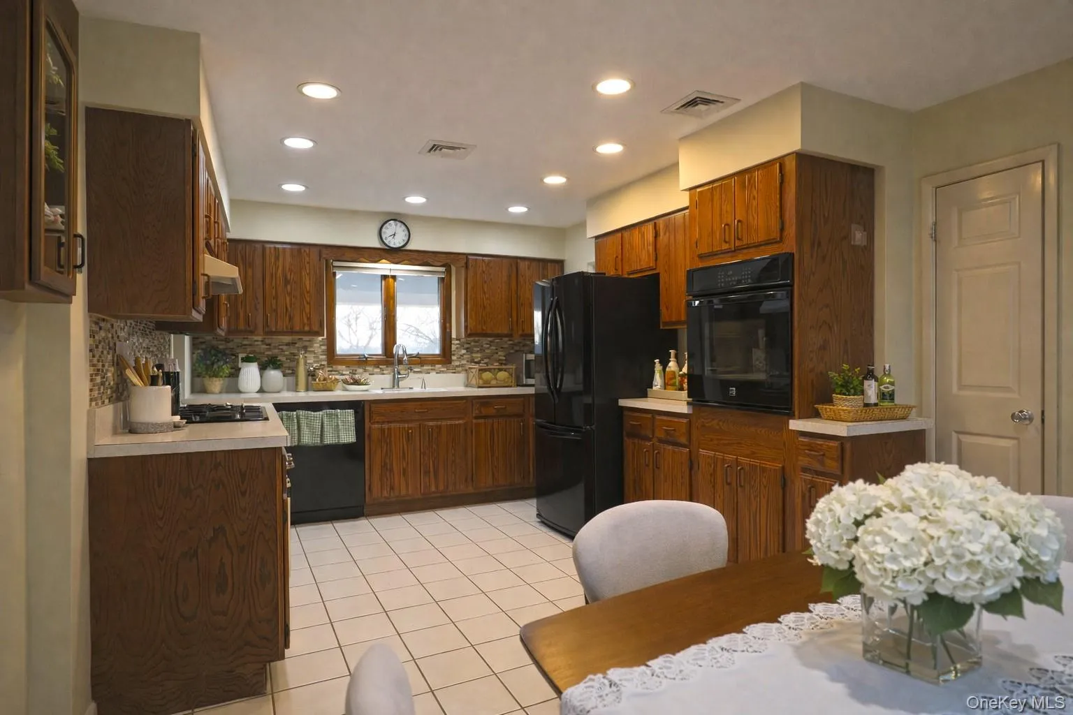 18 Strathmore Village Drive, Brookhaven, NY, 3 Bedrooms Bedrooms, 8 Rooms Rooms,2 BathroomsBathrooms,Residential Lease,For Rent,Strathmore Village,0,982630 18 Strathmore Village Drive, Brookhaven, NY, 3 Bedrooms Bedrooms, 8 Rooms Rooms,2 BathroomsBathrooms,Residential Lease,For Rent,Strathmore Village,0,982630