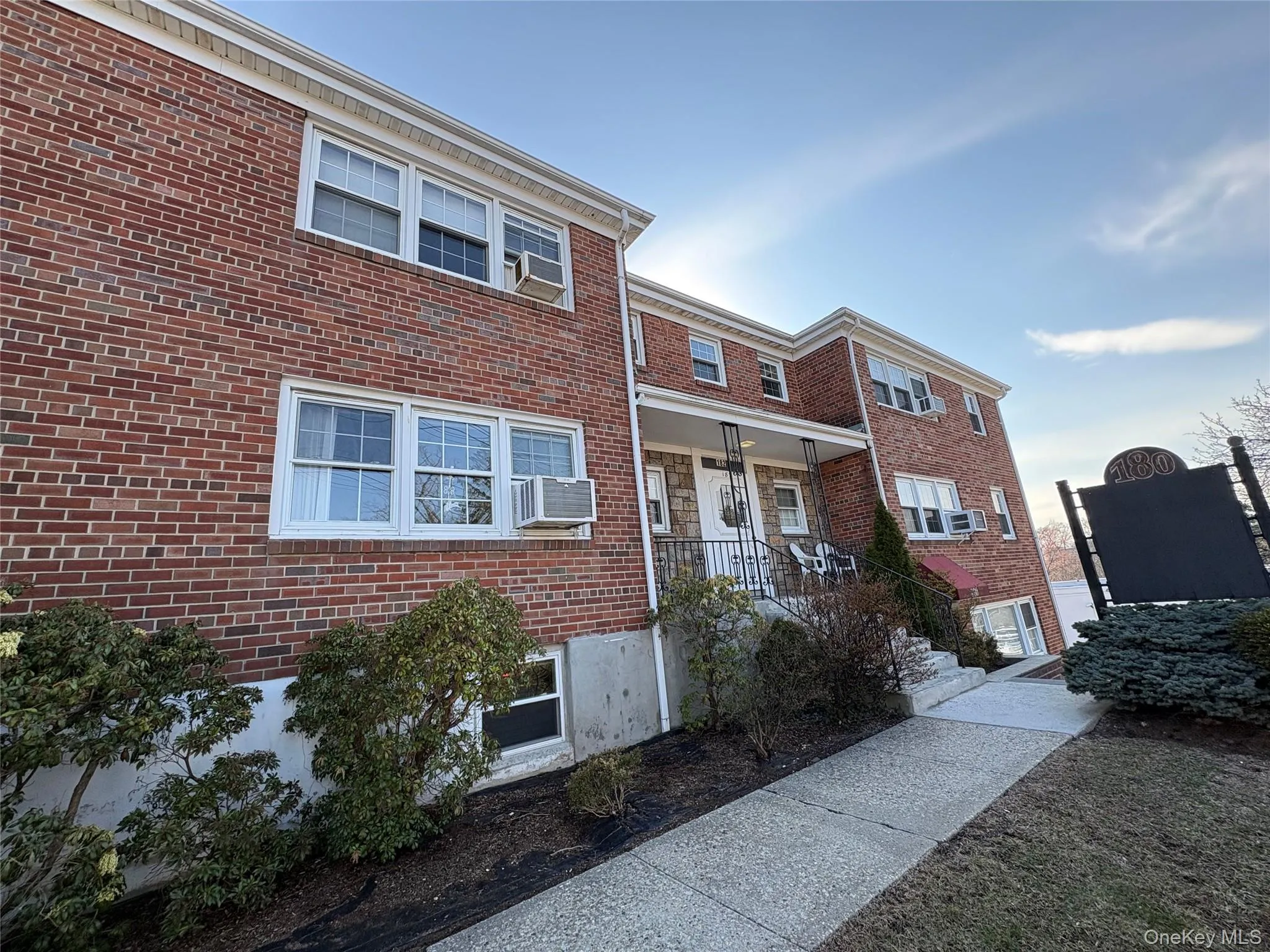 182 Unit #B5 Brook Street, Scarsdale, NY, 2 Bedrooms Bedrooms, 6 Rooms Rooms,1 BathroomBathrooms,Residential Lease,For Rent,Brook,0,982637 182 Unit #B5 Brook Street, Scarsdale, NY, 2 Bedrooms Bedrooms, 6 Rooms Rooms,1 BathroomBathrooms,Residential Lease,For Rent,Brook,0,982637