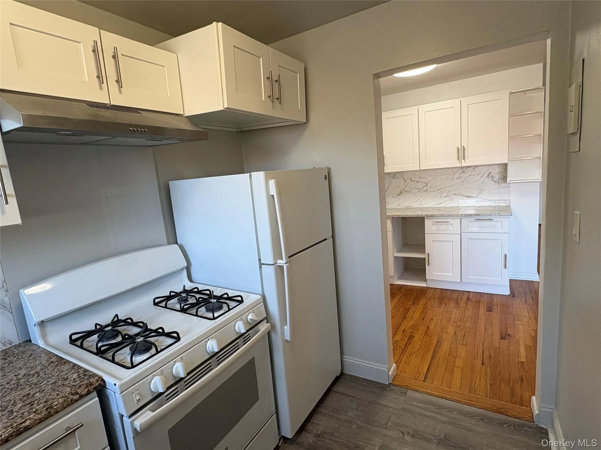 182 Unit #B5 Brook Street, Scarsdale, NY, 2 Bedrooms Bedrooms, 6 Rooms Rooms,1 BathroomBathrooms,Residential Lease,For Rent,Brook,0,982637 182 Unit #B5 Brook Street, Scarsdale, NY, 2 Bedrooms Bedrooms, 6 Rooms Rooms,1 BathroomBathrooms,Residential Lease,For Rent,Brook,0,982637