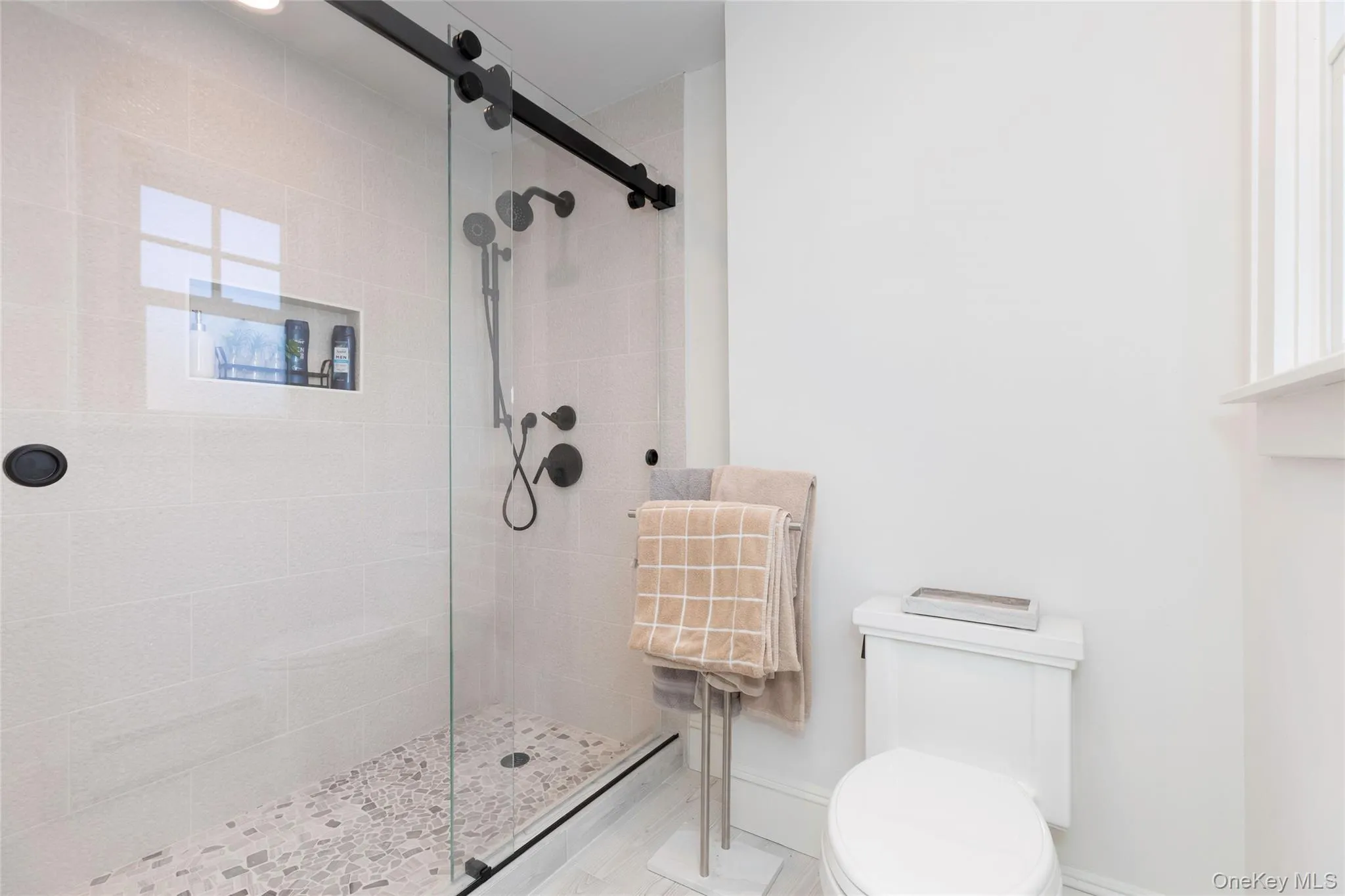 211 Bowne Street, New York, NY, 4 Bedrooms Bedrooms, 9 Rooms Rooms,2 BathroomsBathrooms,Residential,For Rent,Bowne,0,982638 211 Bowne Street, New York, NY, 4 Bedrooms Bedrooms, 9 Rooms Rooms,2 BathroomsBathrooms,Residential,For Rent,Bowne,0,982638