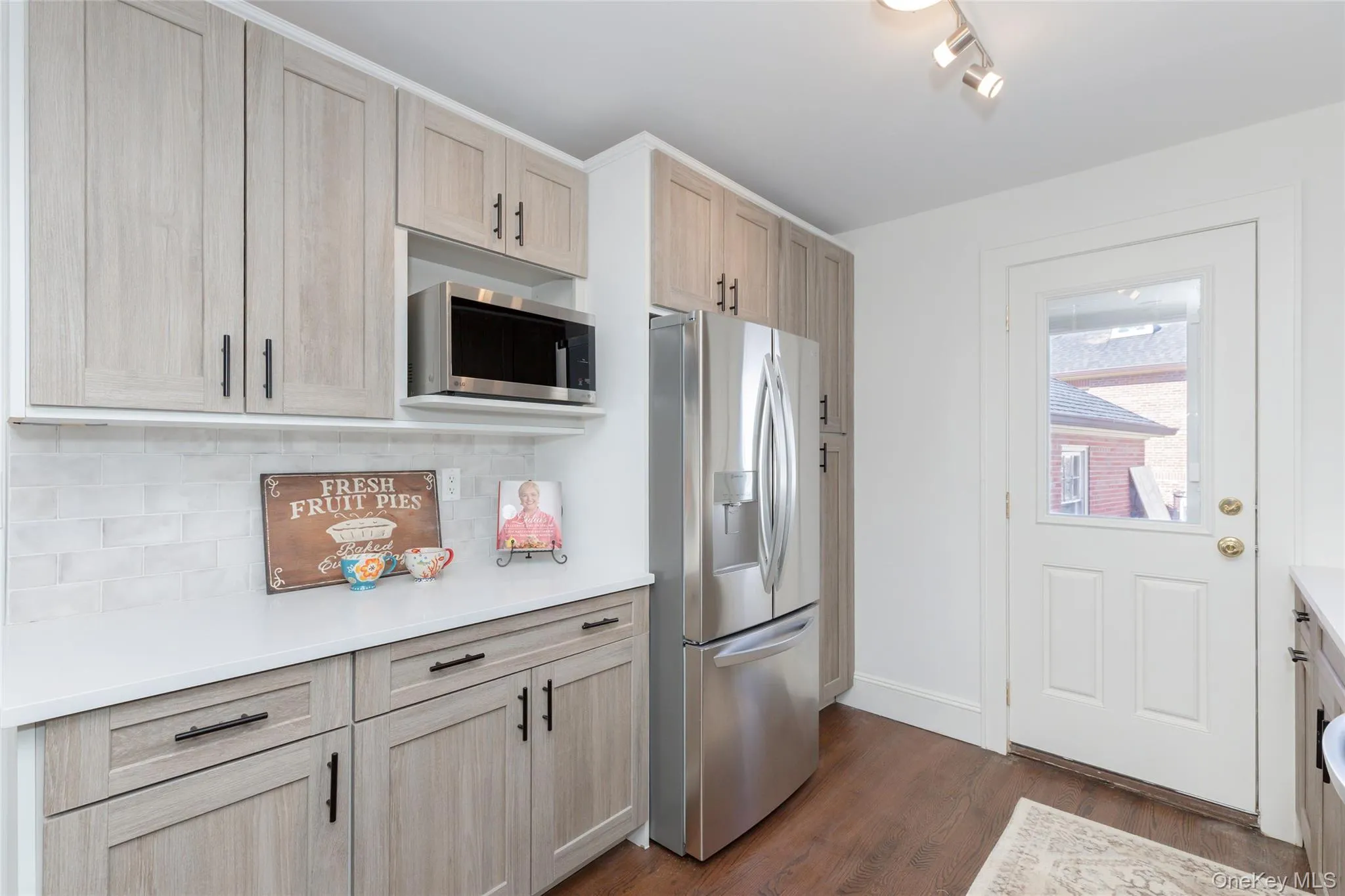 211 Bowne Street, New York, NY, 4 Bedrooms Bedrooms, 9 Rooms Rooms,2 BathroomsBathrooms,Residential,For Rent,Bowne,0,982638 211 Bowne Street, New York, NY, 4 Bedrooms Bedrooms, 9 Rooms Rooms,2 BathroomsBathrooms,Residential,For Rent,Bowne,0,982638