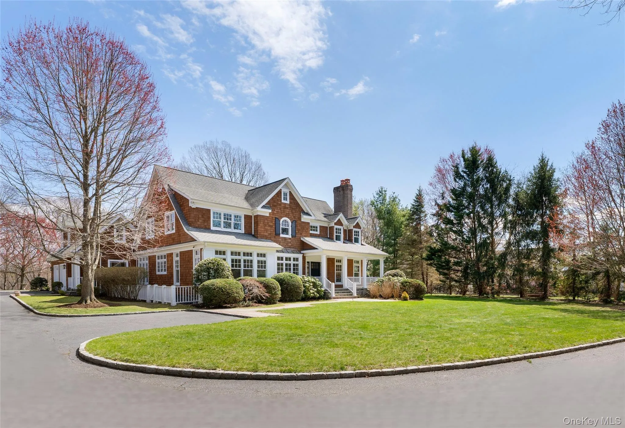Magnificent Hamptons-Style Home! Magnificent Hamptons-Style Home!