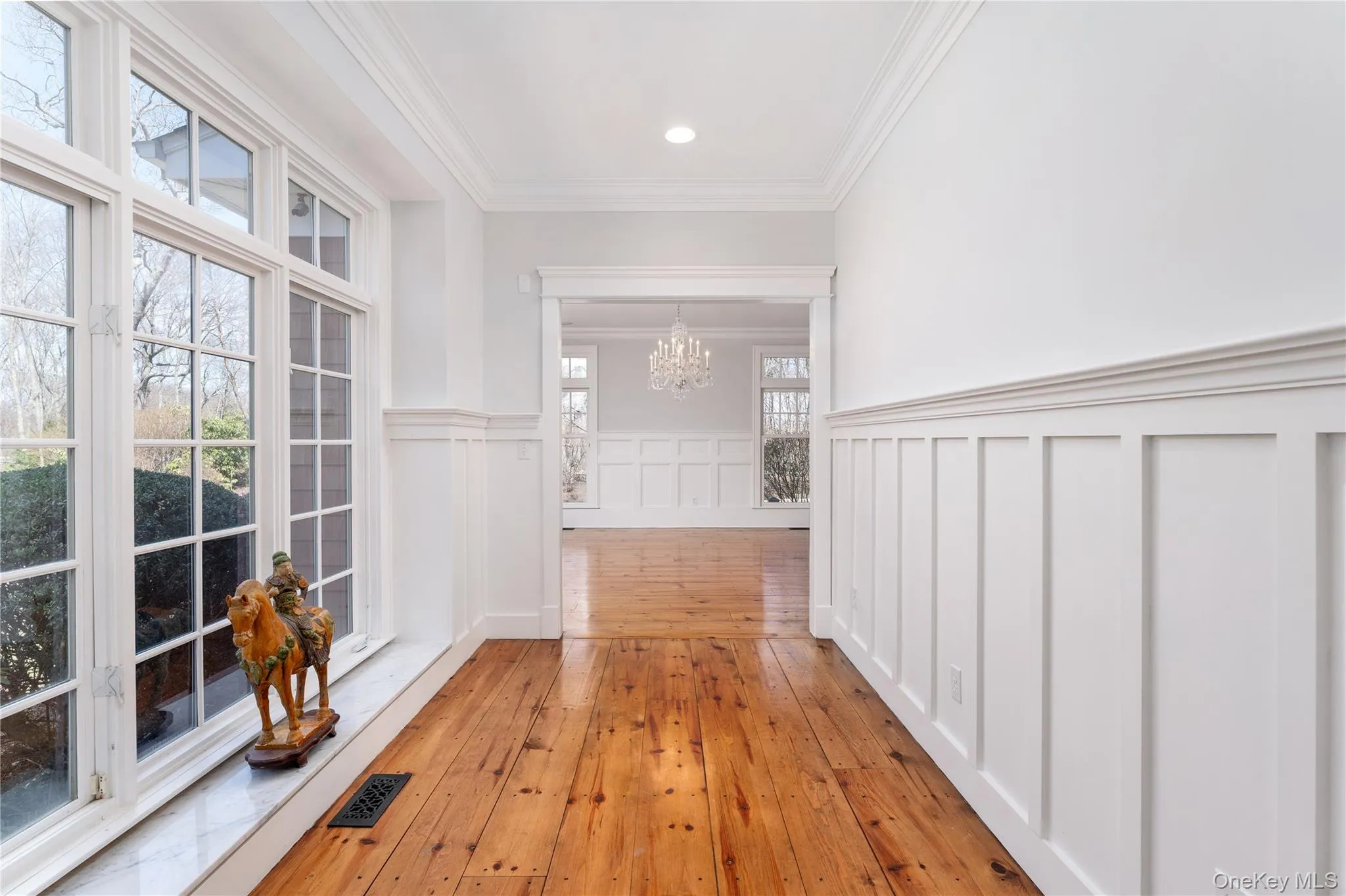 Entry Foyer Leading to Formal Dining Room Entry Foyer Leading to Formal Dining Room