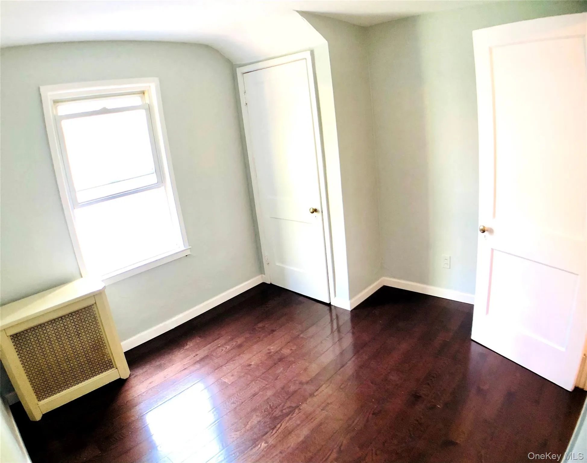 Smaller sized room with closet storage. Perfect office space. Smaller sized room with closet storage. Perfect office space.