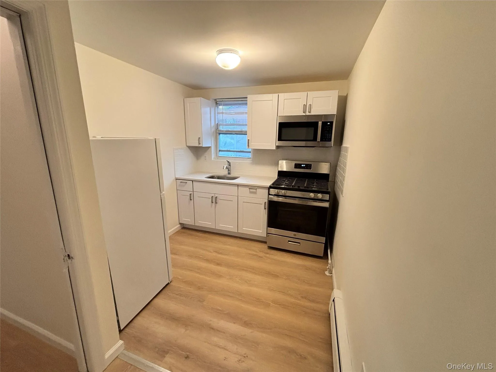 30 Davis Street, Beacon, NY, 1 Bedroom Bedrooms, 4 Rooms Rooms,1 BathroomBathrooms,Residential Lease,For Rent,Davis,0,982670 30 Davis Street, Beacon, NY, 1 Bedroom Bedrooms, 4 Rooms Rooms,1 BathroomBathrooms,Residential Lease,For Rent,Davis,0,982670