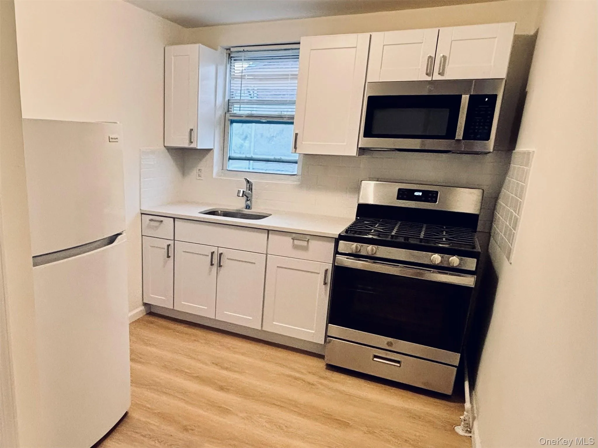 30 Davis Street, Beacon, NY, 1 Bedroom Bedrooms, 4 Rooms Rooms,1 BathroomBathrooms,Residential Lease,For Rent,Davis,0,982670 30 Davis Street, Beacon, NY, 1 Bedroom Bedrooms, 4 Rooms Rooms,1 BathroomBathrooms,Residential Lease,For Rent,Davis,0,982670