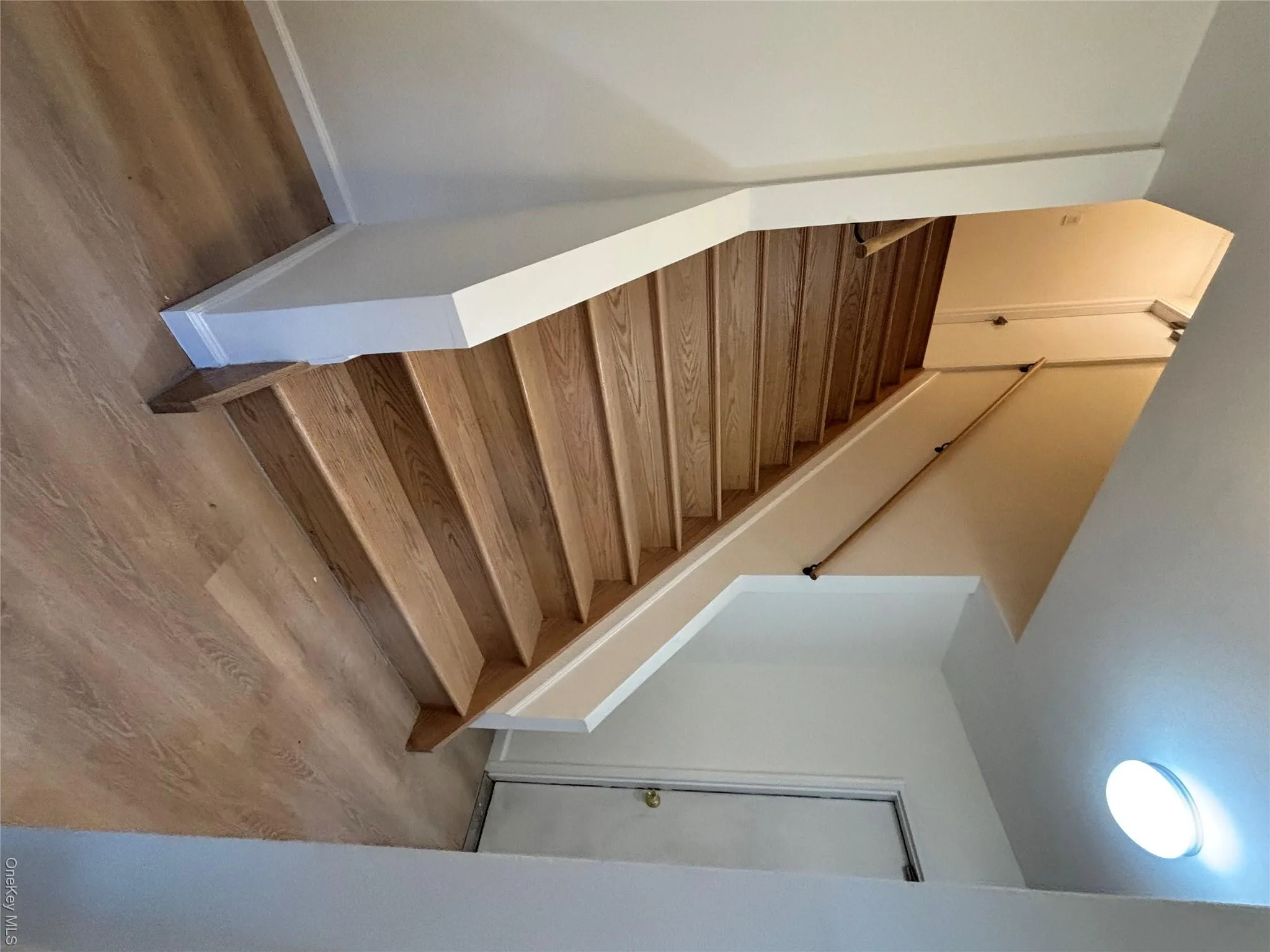 30 Davis Street, Beacon, NY, 1 Bedroom Bedrooms, 4 Rooms Rooms,1 BathroomBathrooms,Residential Lease,For Rent,Davis,0,982670 30 Davis Street, Beacon, NY, 1 Bedroom Bedrooms, 4 Rooms Rooms,1 BathroomBathrooms,Residential Lease,For Rent,Davis,0,982670