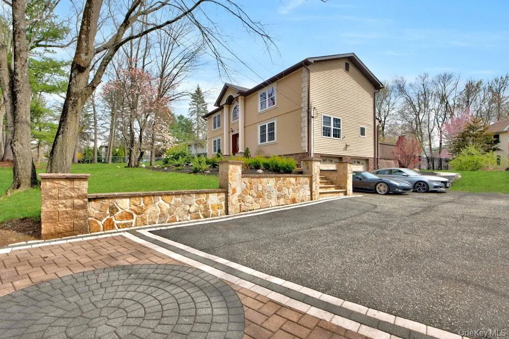 75 Airmont Road, Ramapo, NY, 4 Bedrooms Bedrooms, 10 Rooms Rooms,3 BathroomsBathrooms,Residential,For Rent,Airmont,0,982673 75 Airmont Road, Ramapo, NY, 4 Bedrooms Bedrooms, 10 Rooms Rooms,3 BathroomsBathrooms,Residential,For Rent,Airmont,0,982673