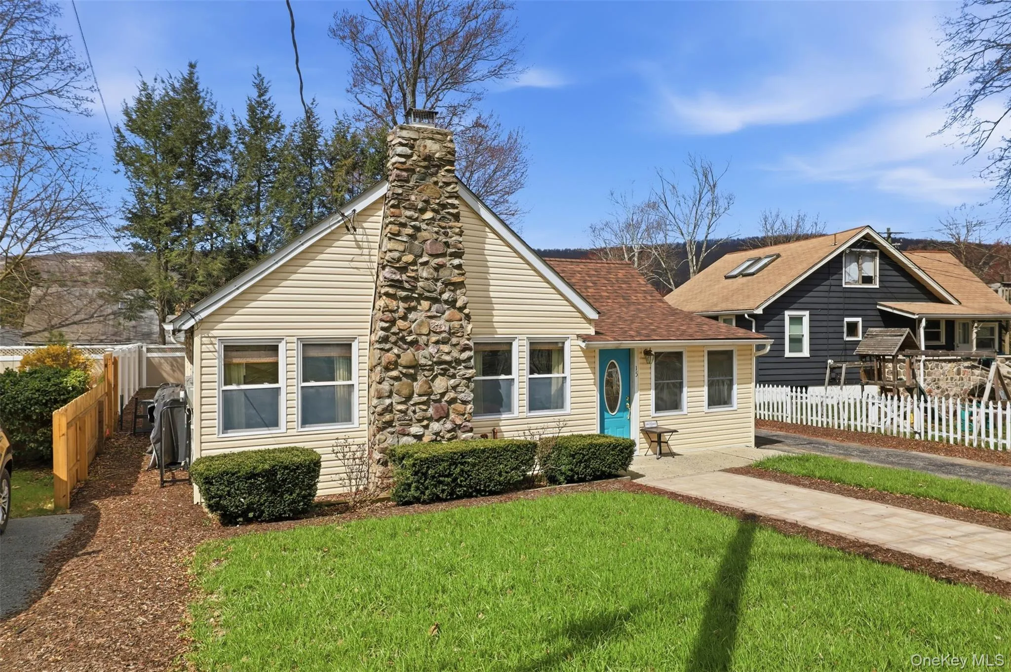 Well taken care of yard on a level yard in a super convenient location of Greenwood Lake Well taken care of yard on a level yard in a super convenient location of Greenwood Lake