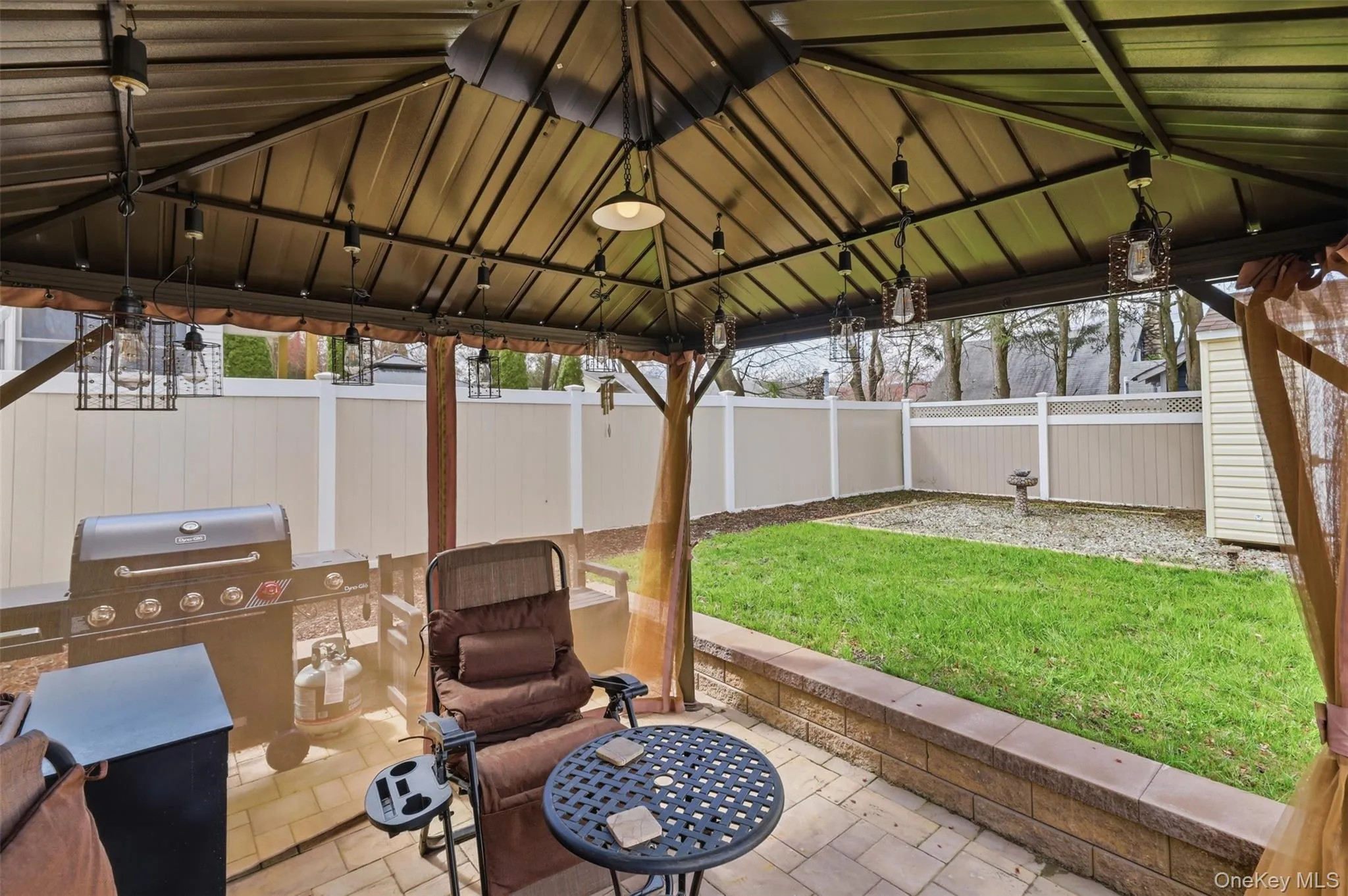New paver patio, perfect place to relax, grill and enjoy your private yard New paver patio, perfect place to relax, grill and enjoy your private yard