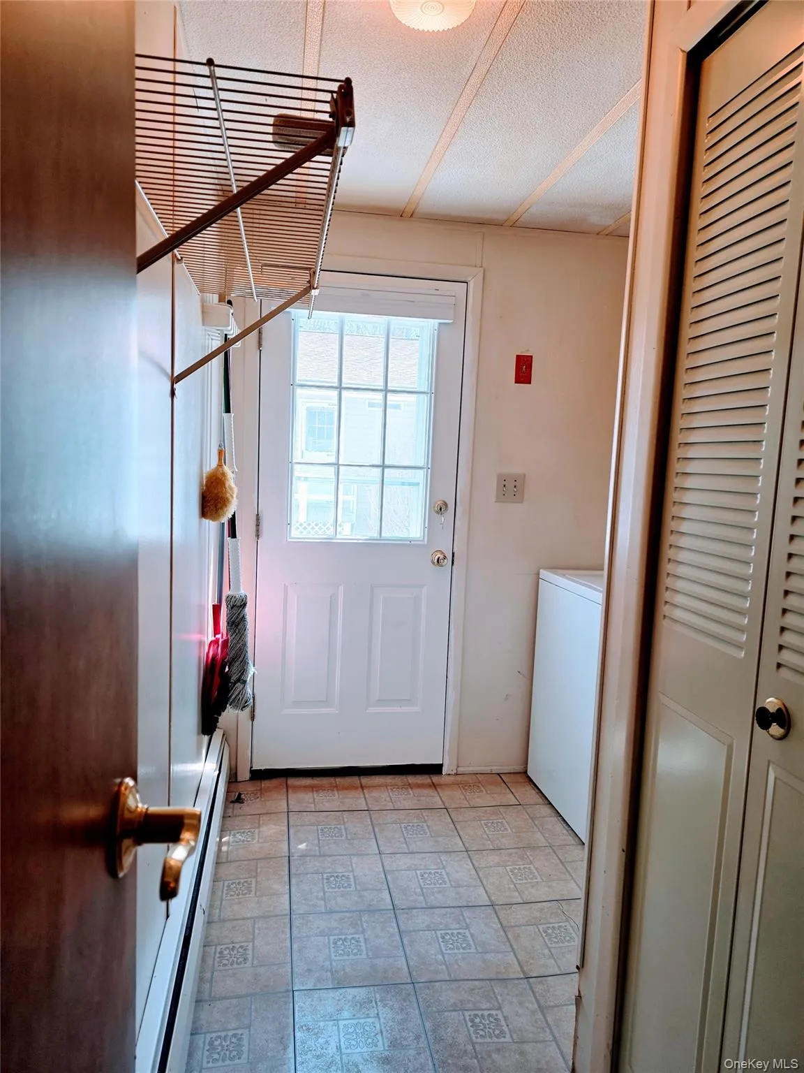 6 Short Lane, Hyde Park, NY, 2 Bedrooms Bedrooms, 5 Rooms Rooms,2 BathroomsBathrooms,Residential Sale,For Rent,Short,0,982689 6 Short Lane, Hyde Park, NY, 2 Bedrooms Bedrooms, 5 Rooms Rooms,2 BathroomsBathrooms,Residential Sale,For Rent,Short,0,982689