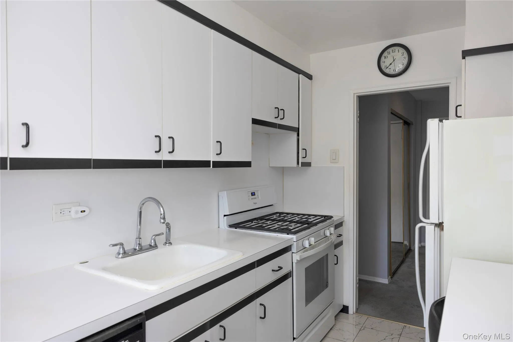 84-39 153rd Avenue, New York, NY, 1 Bedroom Bedrooms, 4 Rooms Rooms,1 BathroomBathrooms,Residential Lease,For Rent,153rd,0,982692 84-39 153rd Avenue, New York, NY, 1 Bedroom Bedrooms, 4 Rooms Rooms,1 BathroomBathrooms,Residential Lease,For Rent,153rd,0,982692