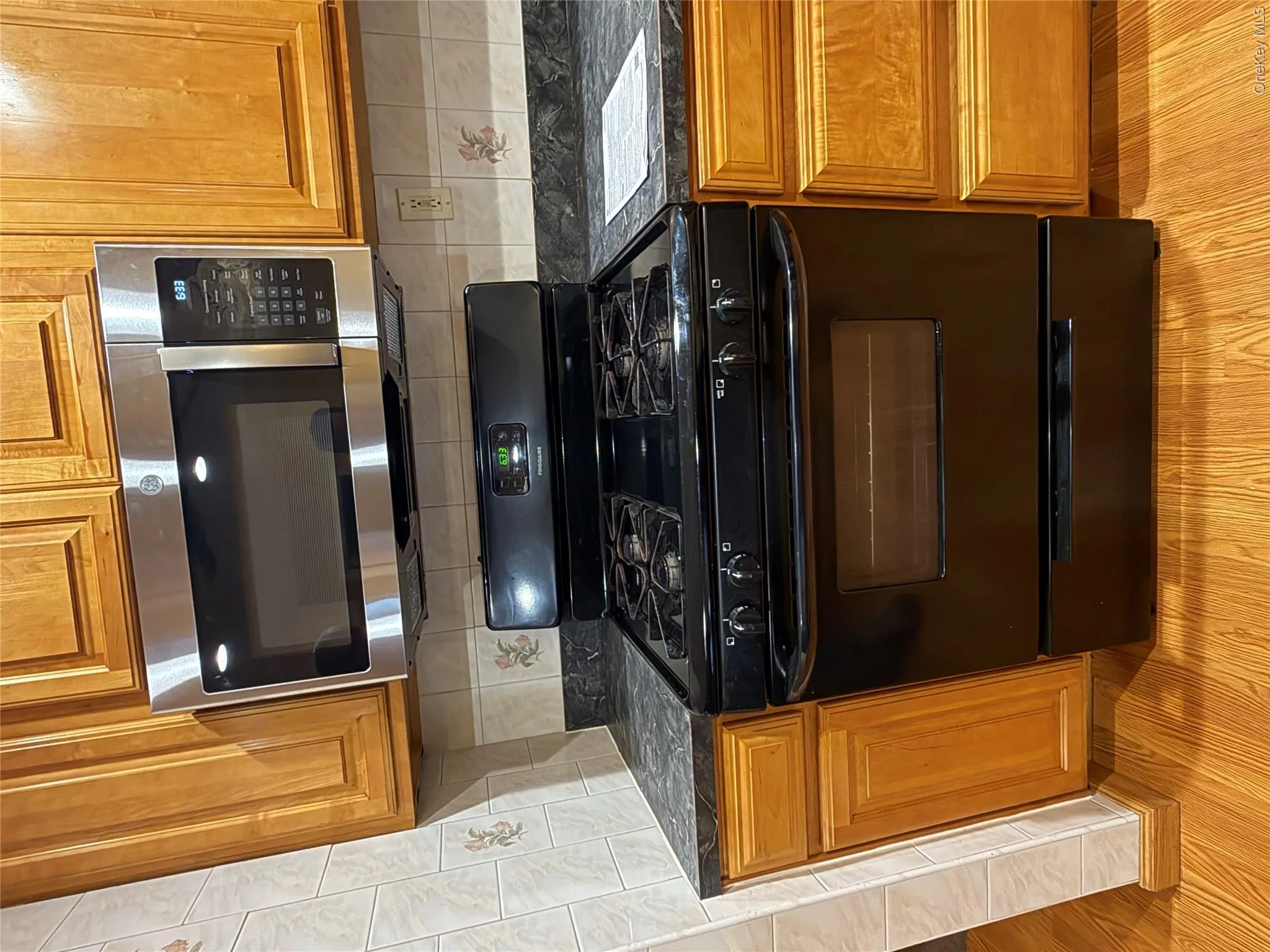 83-13 149th Avenue, New York, NY, 3 Bedrooms Bedrooms, 6 Rooms Rooms,1 BathroomBathrooms,Residential Lease,For Rent,149th,0,982733 83-13 149th Avenue, New York, NY, 3 Bedrooms Bedrooms, 6 Rooms Rooms,1 BathroomBathrooms,Residential Lease,For Rent,149th,0,982733