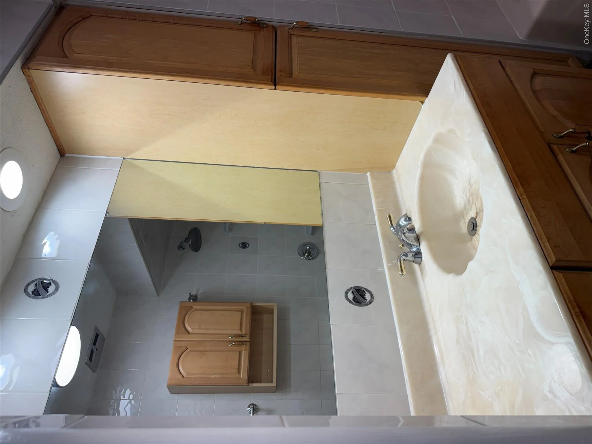 83-13 149th Avenue, New York, NY, 3 Bedrooms Bedrooms, 6 Rooms Rooms,1 BathroomBathrooms,Residential Lease,For Rent,149th,0,982733 83-13 149th Avenue, New York, NY, 3 Bedrooms Bedrooms, 6 Rooms Rooms,1 BathroomBathrooms,Residential Lease,For Rent,149th,0,982733