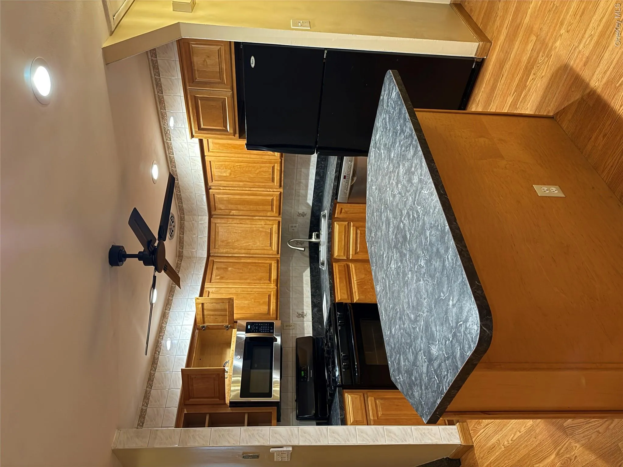 83-13 149th Avenue, New York, NY, 3 Bedrooms Bedrooms, 6 Rooms Rooms,1 BathroomBathrooms,Residential Lease,For Rent,149th,0,982733 83-13 149th Avenue, New York, NY, 3 Bedrooms Bedrooms, 6 Rooms Rooms,1 BathroomBathrooms,Residential Lease,For Rent,149th,0,982733