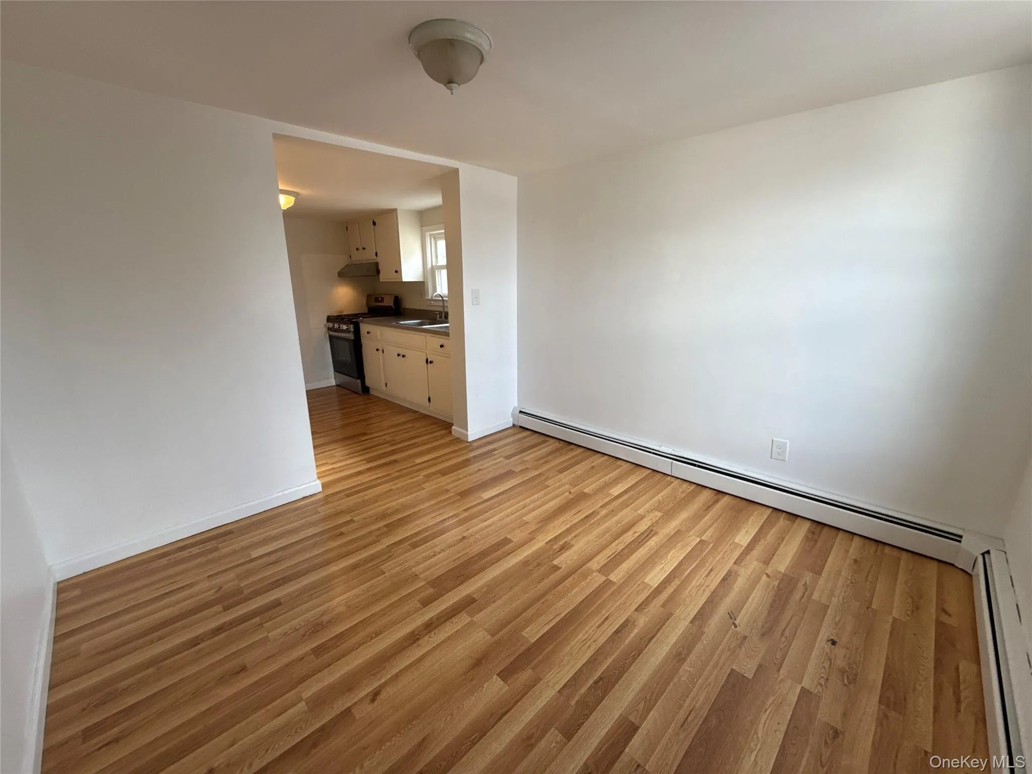 49 1/2 Elm Street, Mount Pleasant, NY, 3 Bedrooms Bedrooms, 5 Rooms Rooms,1 BathroomBathrooms,Residential Lease,For Rent,Elm,0,982737 49 1/2 Elm Street, Mount Pleasant, NY, 3 Bedrooms Bedrooms, 5 Rooms Rooms,1 BathroomBathrooms,Residential Lease,For Rent,Elm,0,982737