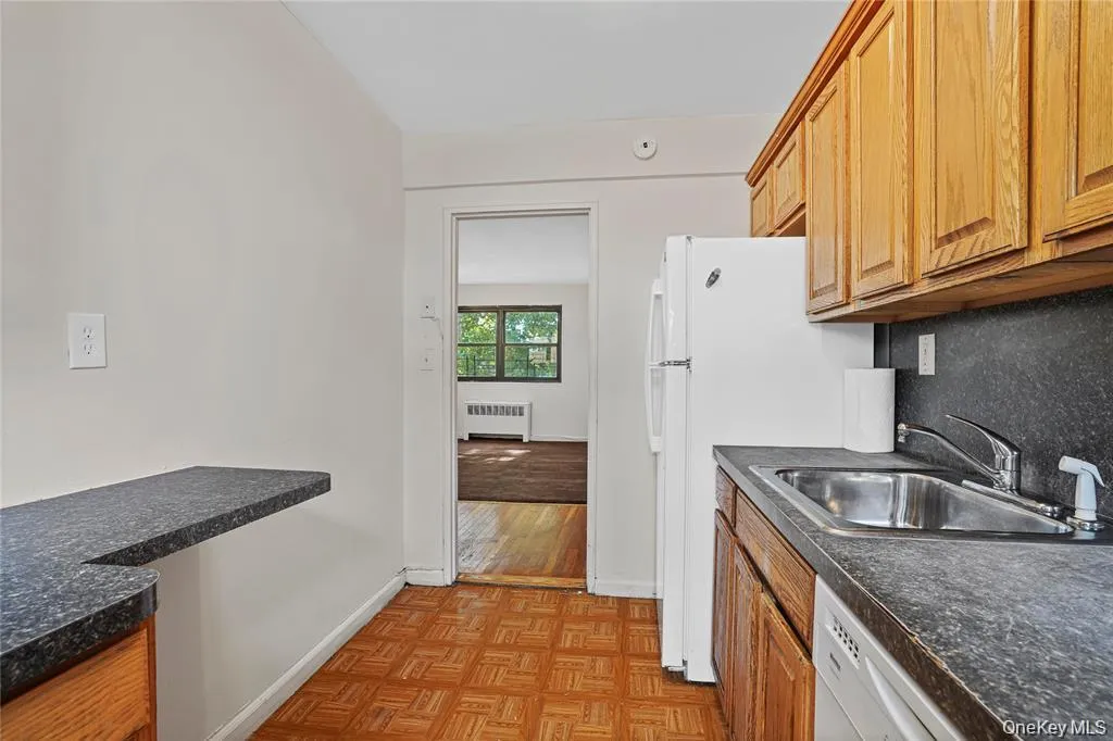 90-55 Shore Parkway, New York, NY, 3 Bedrooms Bedrooms, 5 Rooms Rooms,1 BathroomBathrooms,Residential,For Rent,Shore,0,982744 90-55 Shore Parkway, New York, NY, 3 Bedrooms Bedrooms, 5 Rooms Rooms,1 BathroomBathrooms,Residential,For Rent,Shore,0,982744