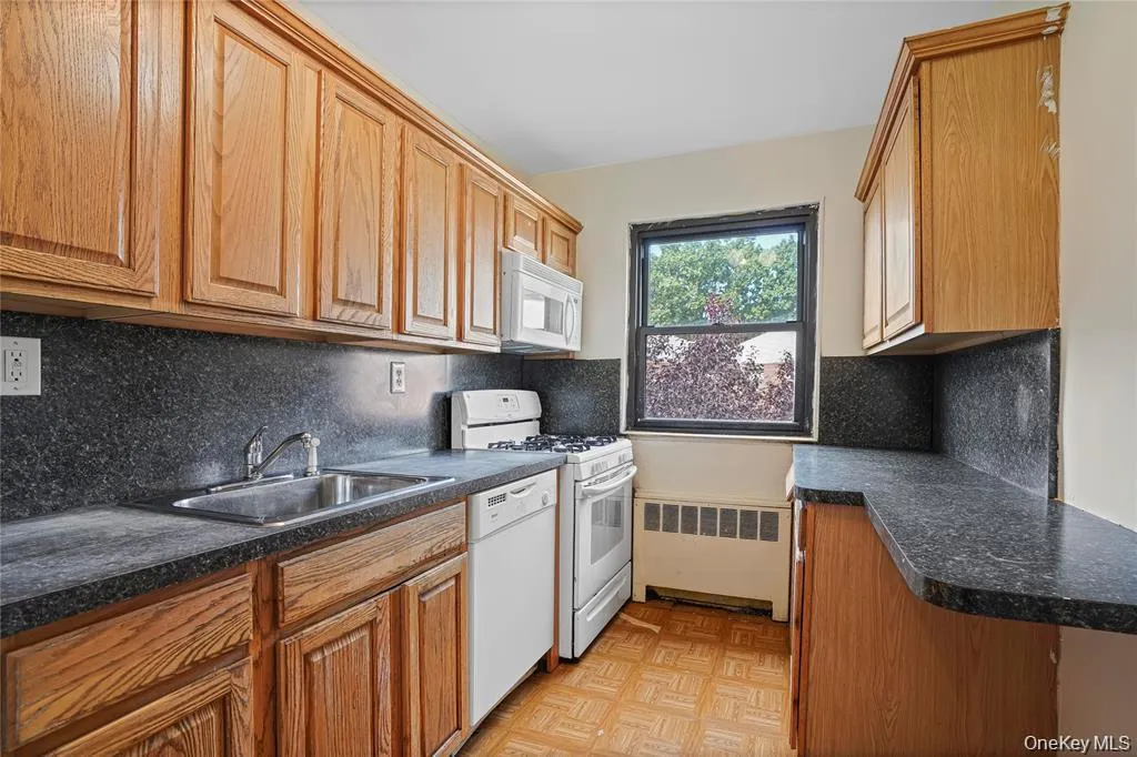 90-55 Shore Parkway, New York, NY, 3 Bedrooms Bedrooms, 5 Rooms Rooms,1 BathroomBathrooms,Residential,For Rent,Shore,0,982744 90-55 Shore Parkway, New York, NY, 3 Bedrooms Bedrooms, 5 Rooms Rooms,1 BathroomBathrooms,Residential,For Rent,Shore,0,982744