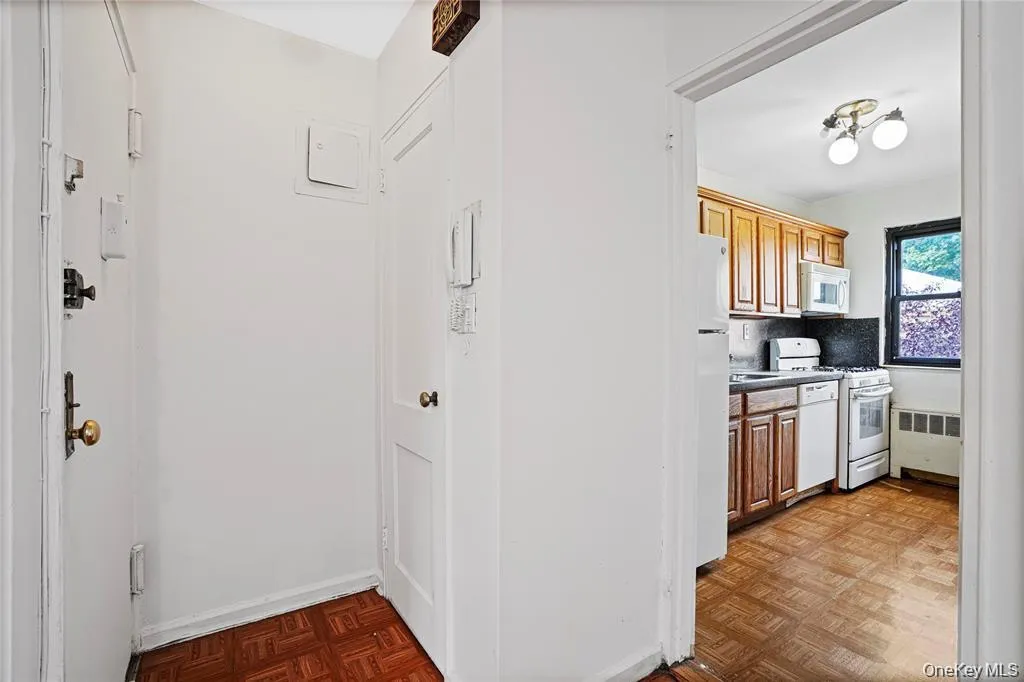 90-55 Shore Parkway, New York, NY, 3 Bedrooms Bedrooms, 5 Rooms Rooms,1 BathroomBathrooms,Residential,For Rent,Shore,0,982744 90-55 Shore Parkway, New York, NY, 3 Bedrooms Bedrooms, 5 Rooms Rooms,1 BathroomBathrooms,Residential,For Rent,Shore,0,982744