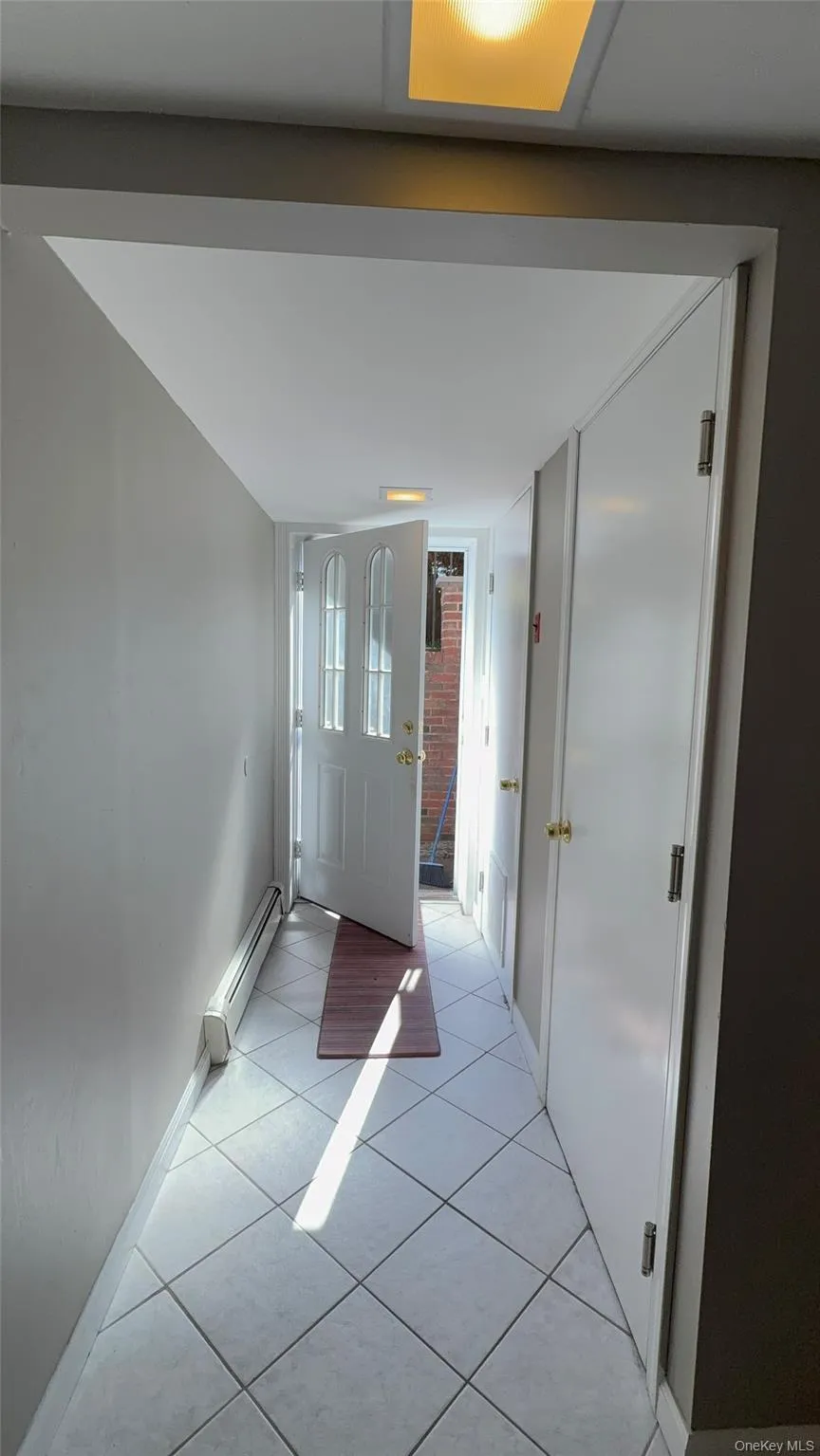 60 Wheatfield Lane, Huntington, NY, 1 Bedroom Bedrooms, 10 Rooms Rooms,1 BathroomBathrooms,Residential Lease,For Rent,Wheatfield,0,982748 60 Wheatfield Lane, Huntington, NY, 1 Bedroom Bedrooms, 10 Rooms Rooms,1 BathroomBathrooms,Residential Lease,For Rent,Wheatfield,0,982748