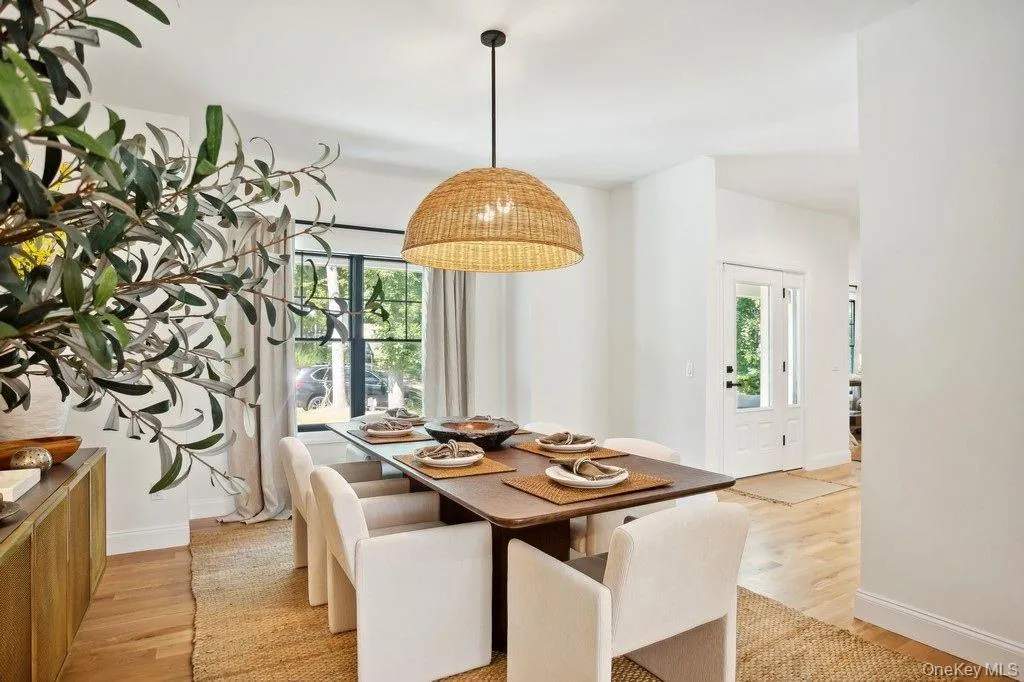 4 Squaw Road, East Hampton, New York 11937