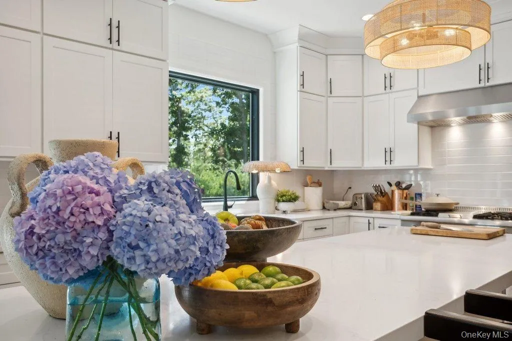 4 Squaw Road, East Hampton, New York 11937