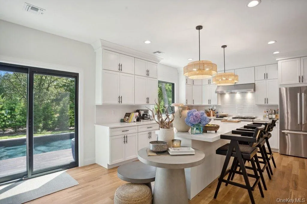 4 Squaw Road, East Hampton, New York 11937