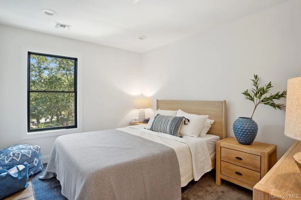 4 Squaw Road, East Hampton, New York 11937