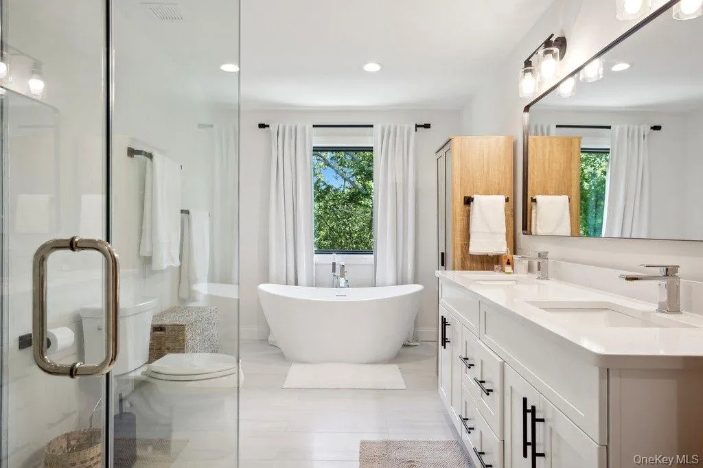 4 Squaw Road, East Hampton, New York 11937