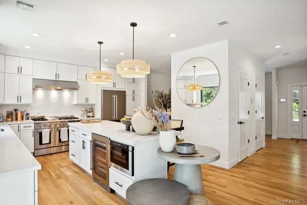 4 Squaw Road, East Hampton, New York 11937