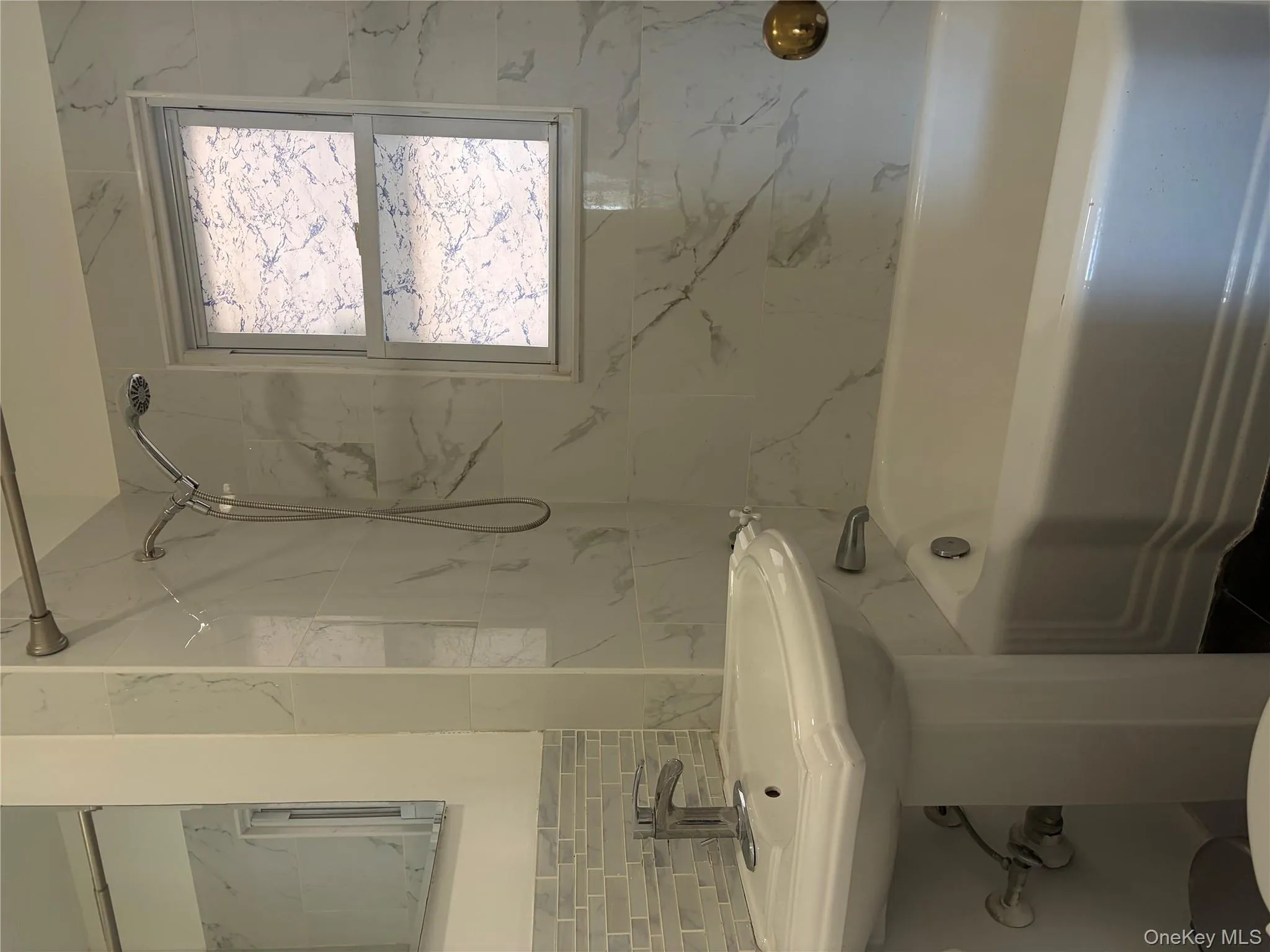 196-03 42nd Avenue, New York, NY, 3 Bedrooms Bedrooms, 5 Rooms Rooms,1 BathroomBathrooms,Residential Lease,For Rent,42nd,0,982806 196-03 42nd Avenue, New York, NY, 3 Bedrooms Bedrooms, 5 Rooms Rooms,1 BathroomBathrooms,Residential Lease,For Rent,42nd,0,982806