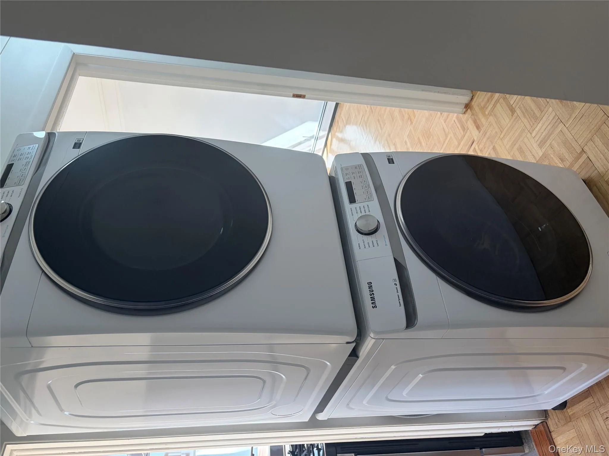 196-03 42nd Avenue, New York, NY, 3 Bedrooms Bedrooms, 5 Rooms Rooms,1 BathroomBathrooms,Residential Lease,For Rent,42nd,0,982806 196-03 42nd Avenue, New York, NY, 3 Bedrooms Bedrooms, 5 Rooms Rooms,1 BathroomBathrooms,Residential Lease,For Rent,42nd,0,982806