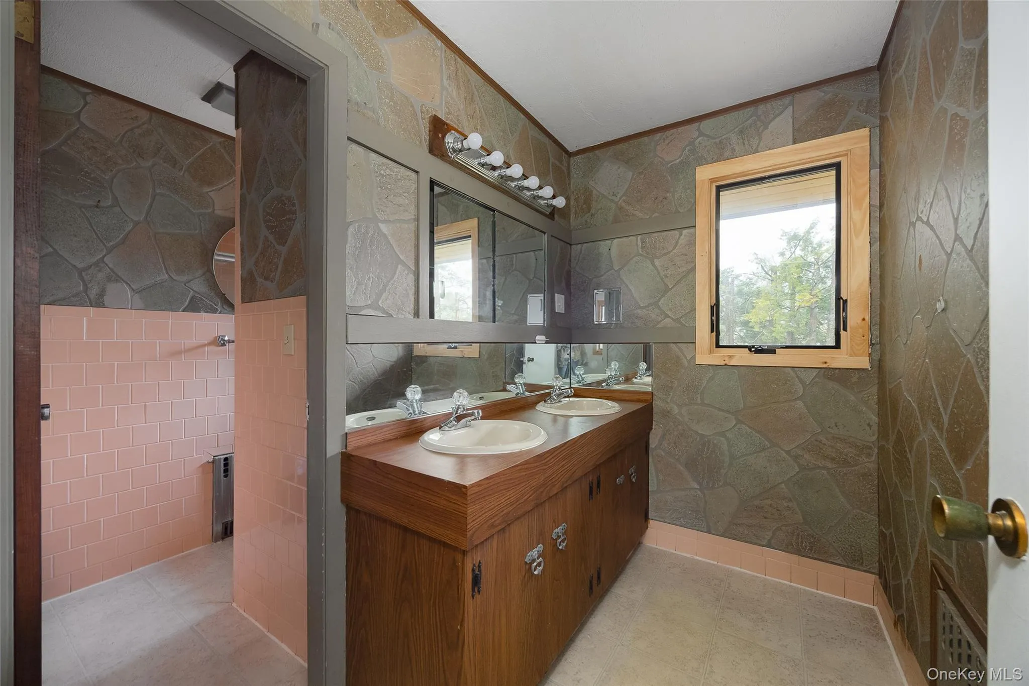 6652 State Route 42, Fallsburg, NY, 3 Bedrooms Bedrooms, 8 Rooms Rooms,2 BathroomsBathrooms,Residential Sale,For Rent,State Route 42,0,982817 6652 State Route 42, Fallsburg, NY, 3 Bedrooms Bedrooms, 8 Rooms Rooms,2 BathroomsBathrooms,Residential Sale,For Rent,State Route 42,0,982817