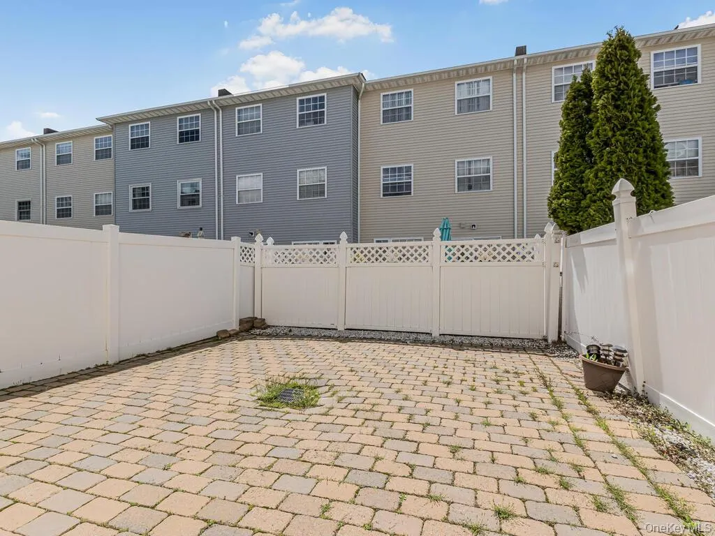 85 Admiral Court, New York, NY, 3 Bedrooms Bedrooms, 8 Rooms Rooms,2 BathroomsBathrooms,Residential,For Rent,Admiral,0,982819 85 Admiral Court, New York, NY, 3 Bedrooms Bedrooms, 8 Rooms Rooms,2 BathroomsBathrooms,Residential,For Rent,Admiral,0,982819